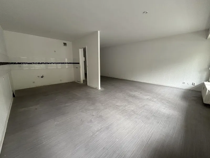 Große 3-Zimmer-Wohnung im Erdgeschoss — photo 1